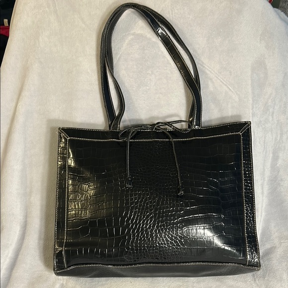 LIZ CLAIBORNE Black Croc-Embossed Tote And Matching Wallet - Picture 2 of 12